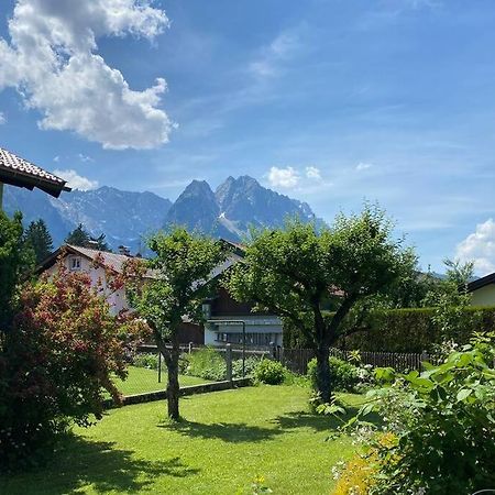 Haus Mit Wunderschoenem Ausblick Und Garten ガルミッシュ・パルテンキルヒェン エクステリア 写真