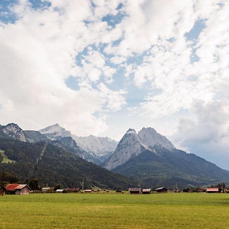Haus Mit Wunderschoenem Ausblick Und Garten ガルミッシュ・パルテンキルヒェン エクステリア 写真