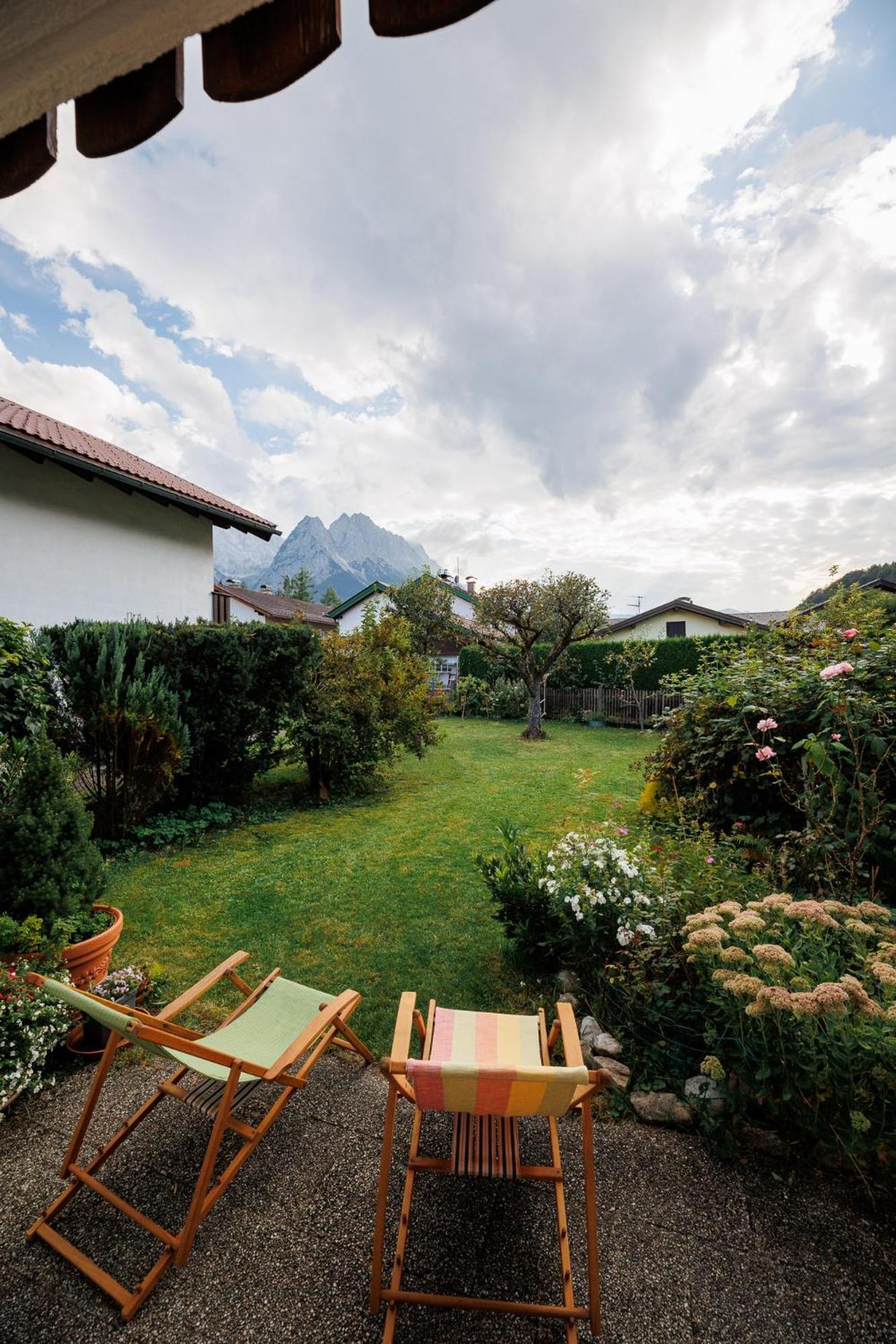 Haus Mit Wunderschoenem Ausblick Und Garten ガルミッシュ・パルテンキルヒェン エクステリア 写真